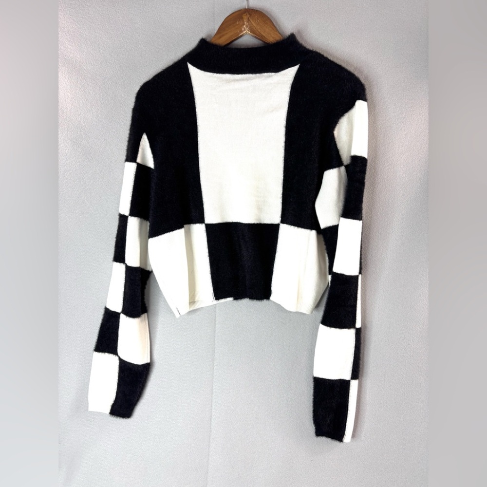 Fashion Nova 2X Wild Block Black and White Checkered Sweater Crop Choker Top - Picture 2 of 8